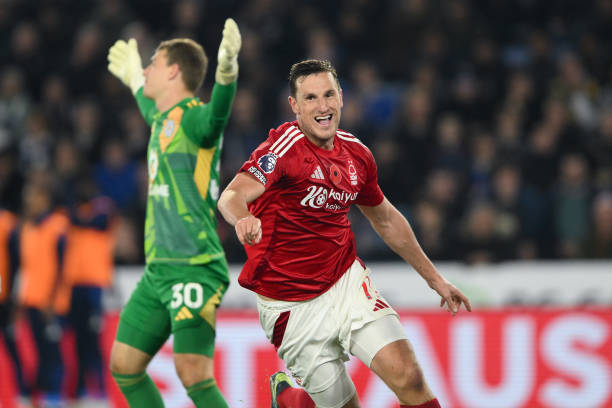 每体：费兰在亚洲行表现出色，力争与莱万竞争首发中锋位置.