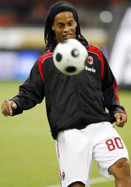 官方：马竞签下西班牙国脚巴埃纳，据悉转会费总价5000万欧.