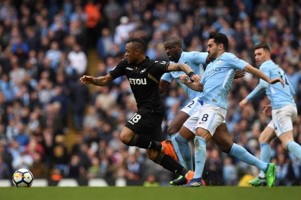 特狮鼓励球队：明年我们会卷土重来，继续为奖杯而战.