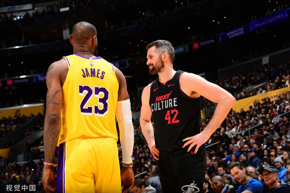 德国俱乐部上座人数排名：多特81365人居首，拜仁75000人次席（德国俱乐部观赛人数排行：多特81365人领跑，拜仁75000人位列第二）